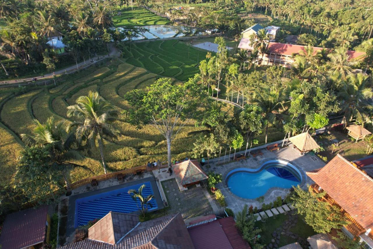 Peraja Bungalows Loyok Sangyang Exterior foto