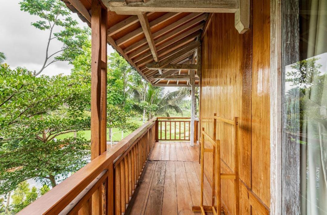 Peraja Bungalows Loyok Sangyang Exterior foto