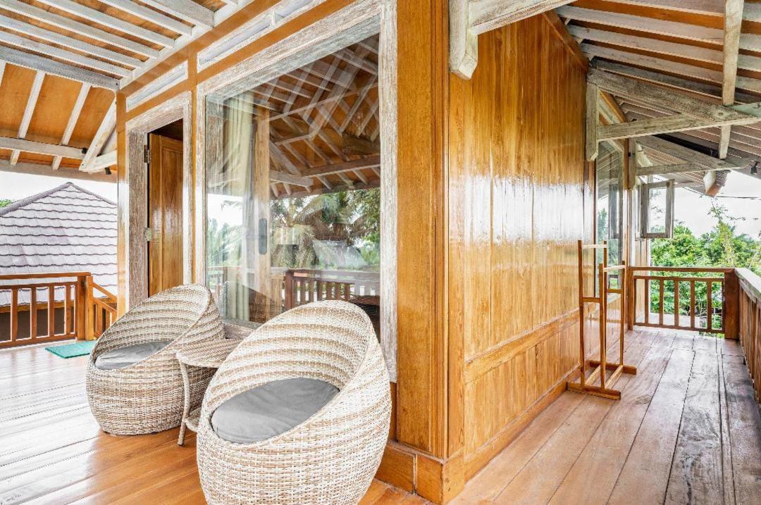 Peraja Bungalows Loyok Sangyang Exterior foto