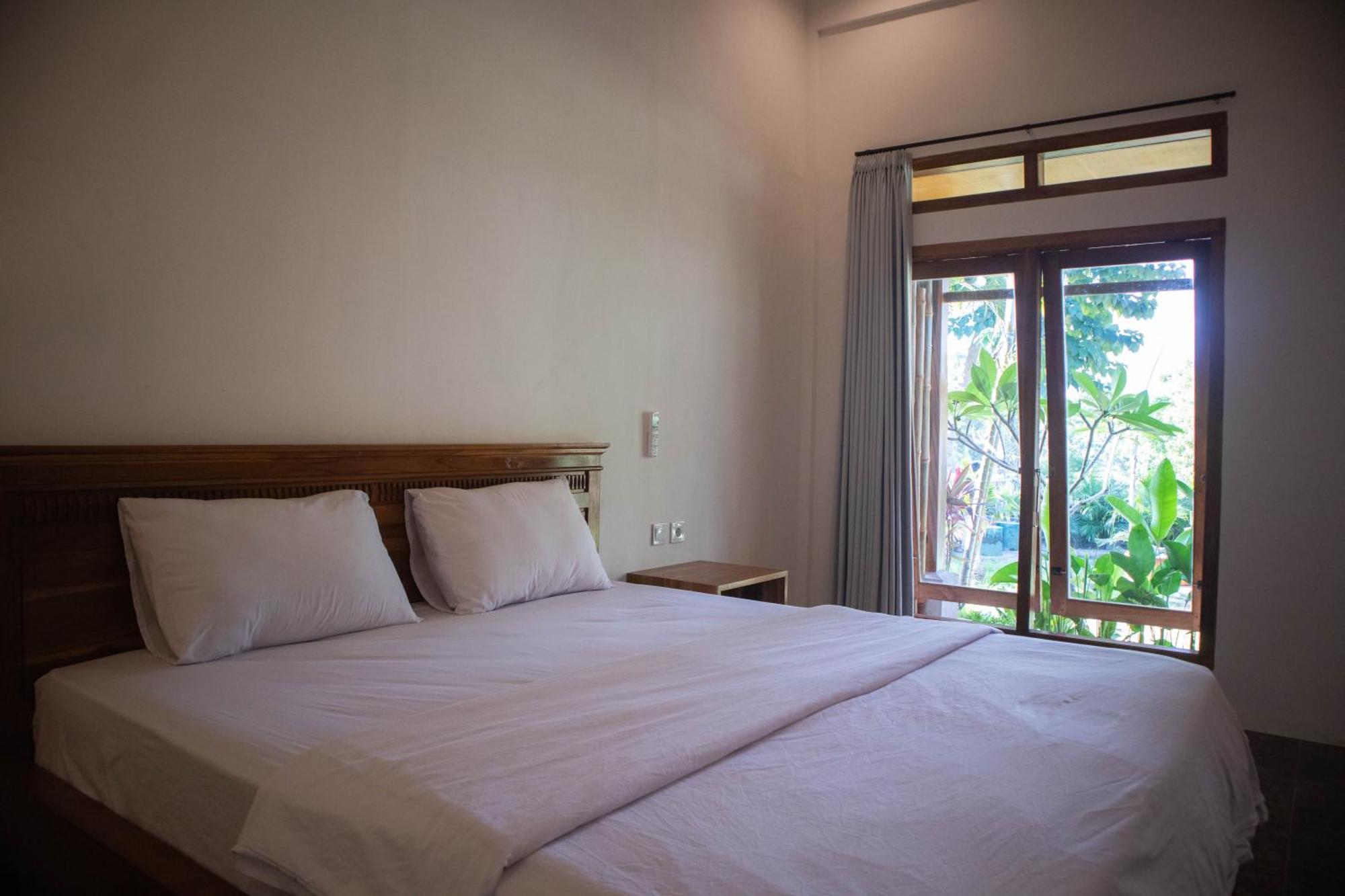 Peraja Bungalows Loyok Sangyang Exterior foto