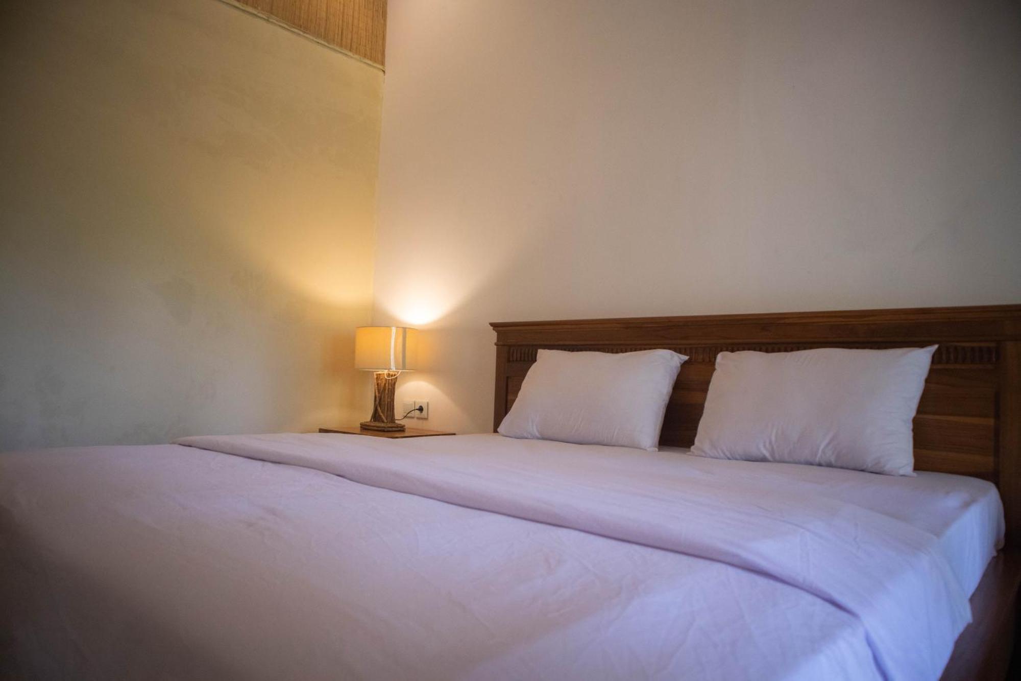 Peraja Bungalows Loyok Sangyang Zimmer foto