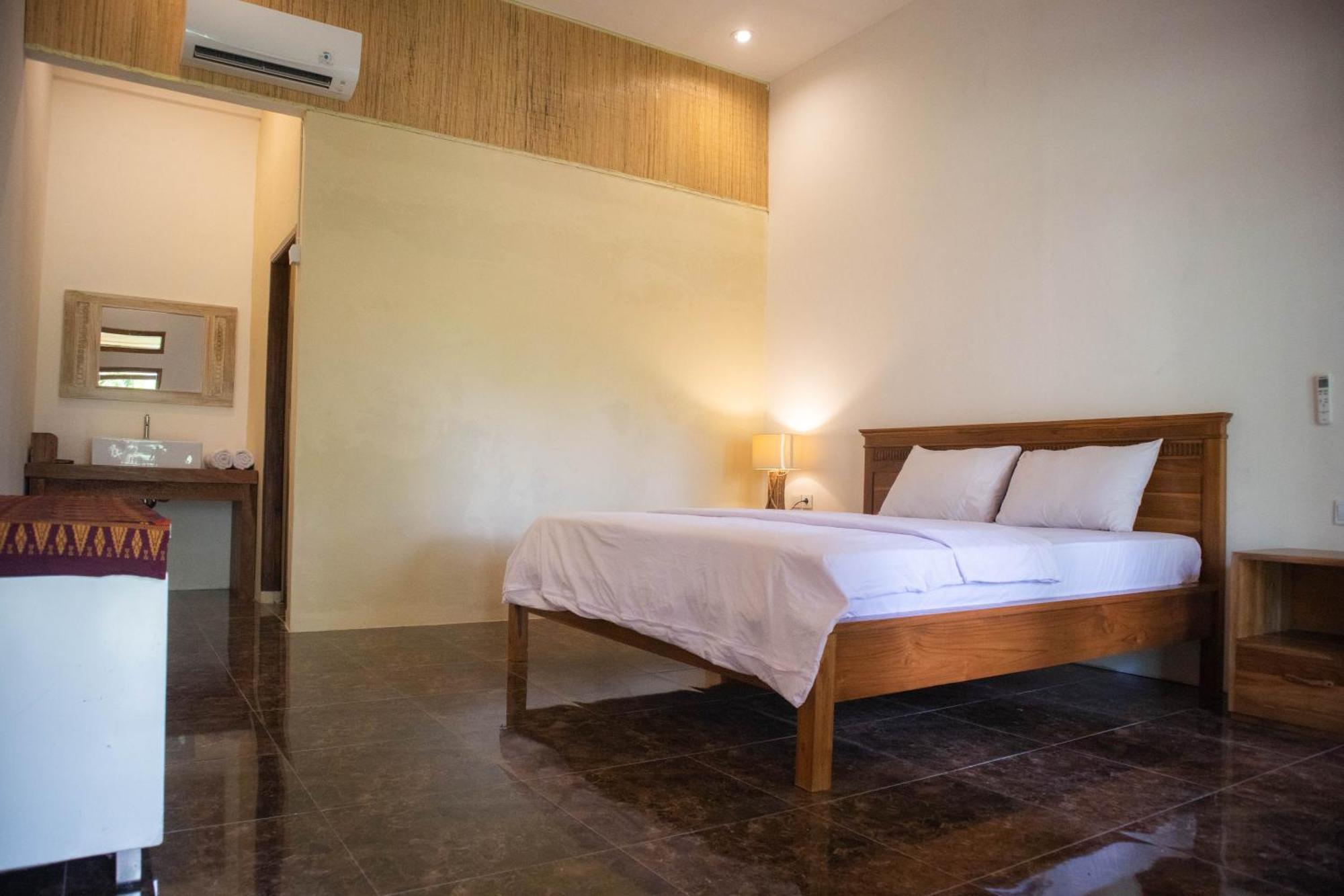 Peraja Bungalows Loyok Sangyang Zimmer foto
