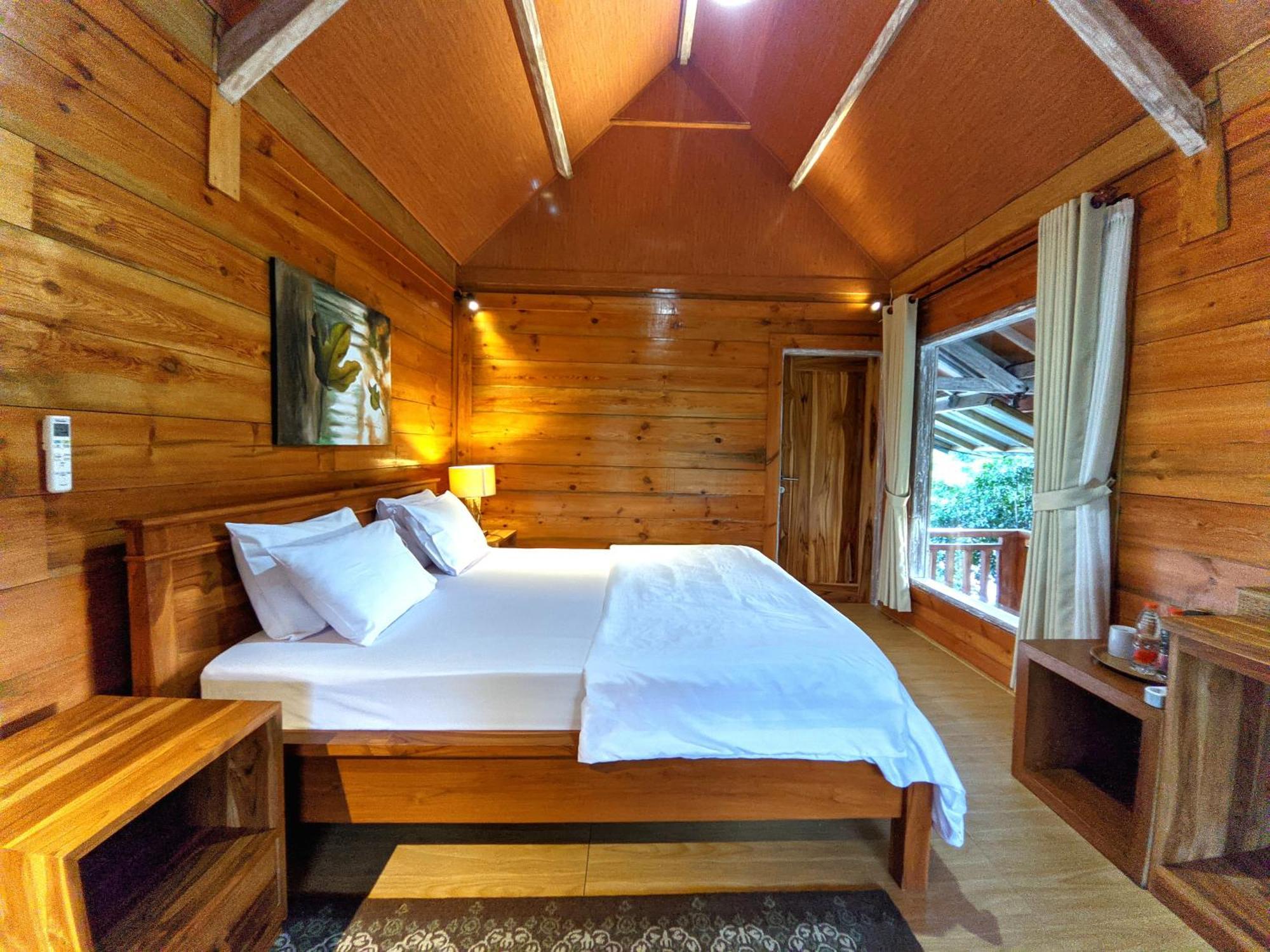 Peraja Bungalows Loyok Sangyang Zimmer foto