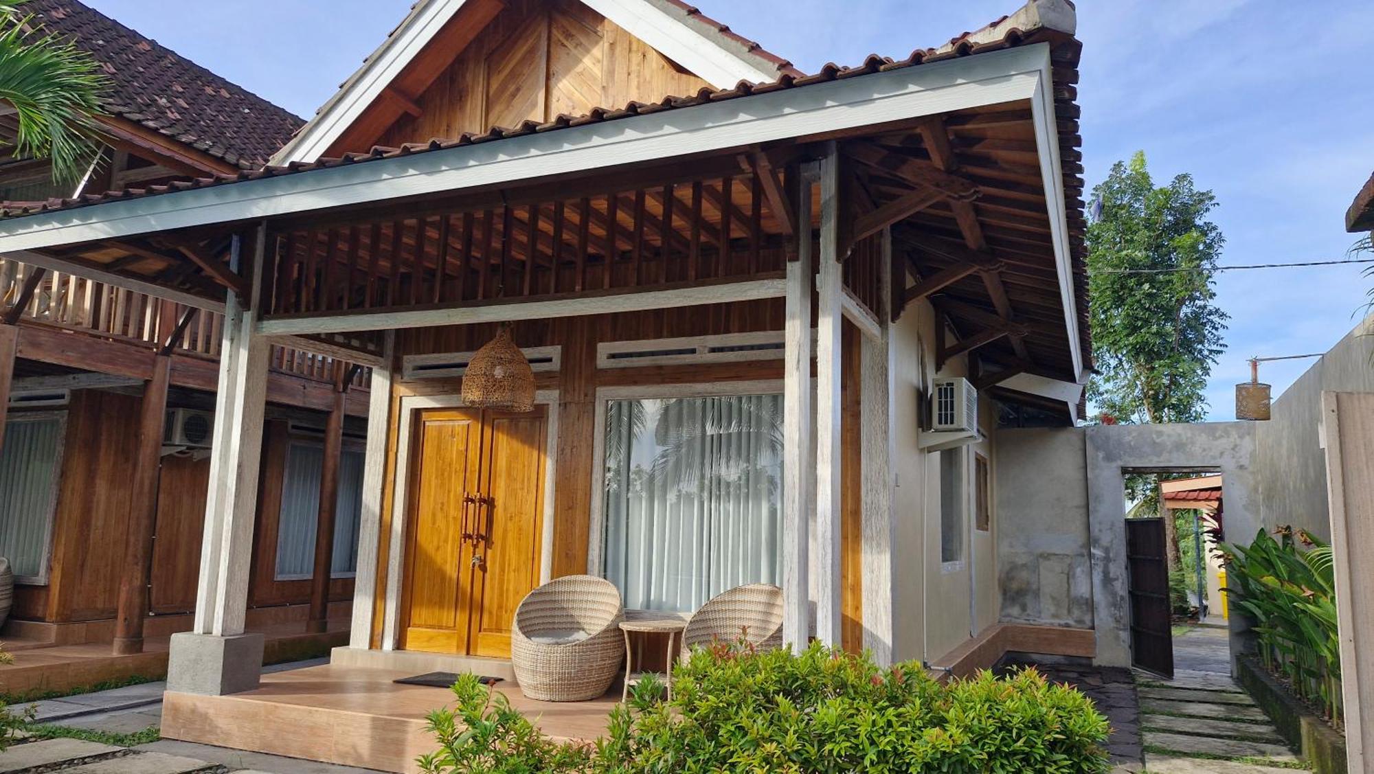Peraja Bungalows Loyok Sangyang Exterior foto