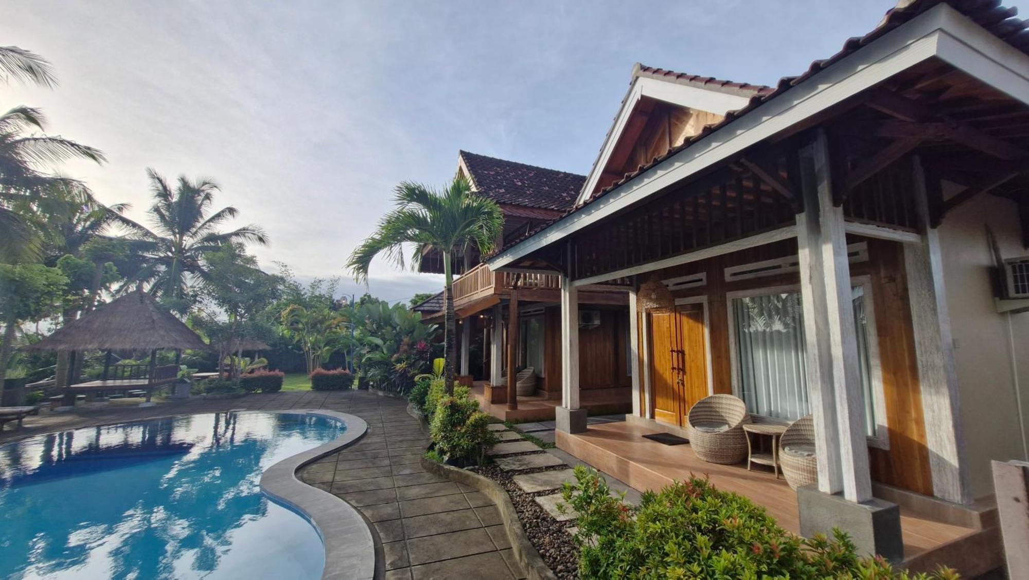 Peraja Bungalows Loyok Sangyang Exterior foto